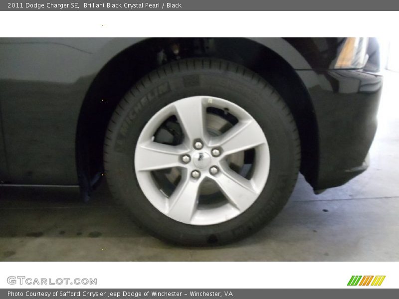 Brilliant Black Crystal Pearl / Black 2011 Dodge Charger SE