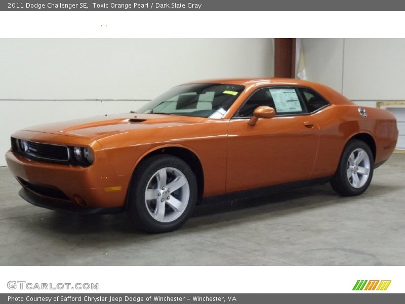 Toxic Orange Pearl / Dark Slate Gray 2011 Dodge Challenger SE