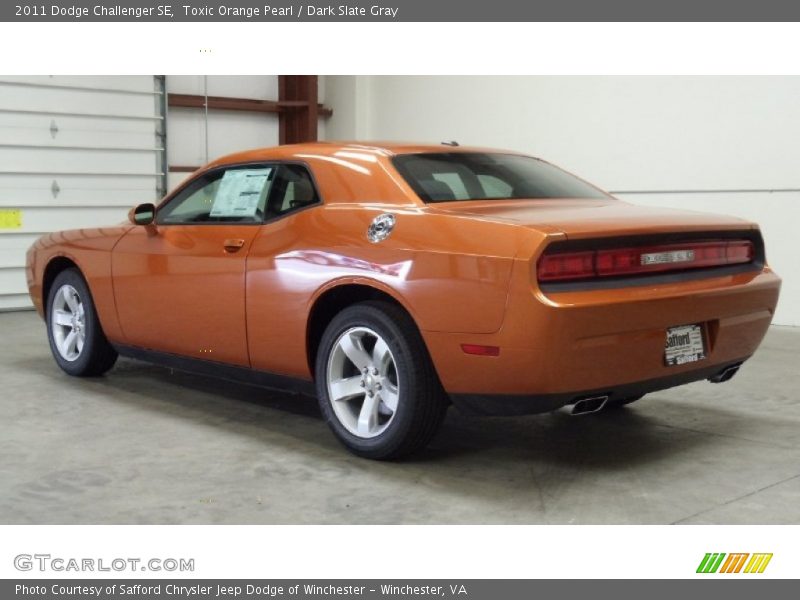 Toxic Orange Pearl / Dark Slate Gray 2011 Dodge Challenger SE