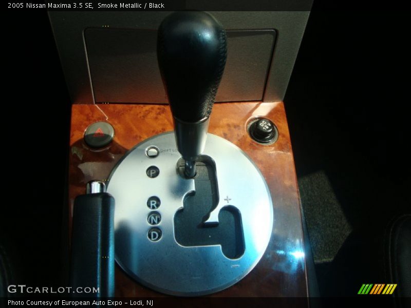 Smoke Metallic / Black 2005 Nissan Maxima 3.5 SE