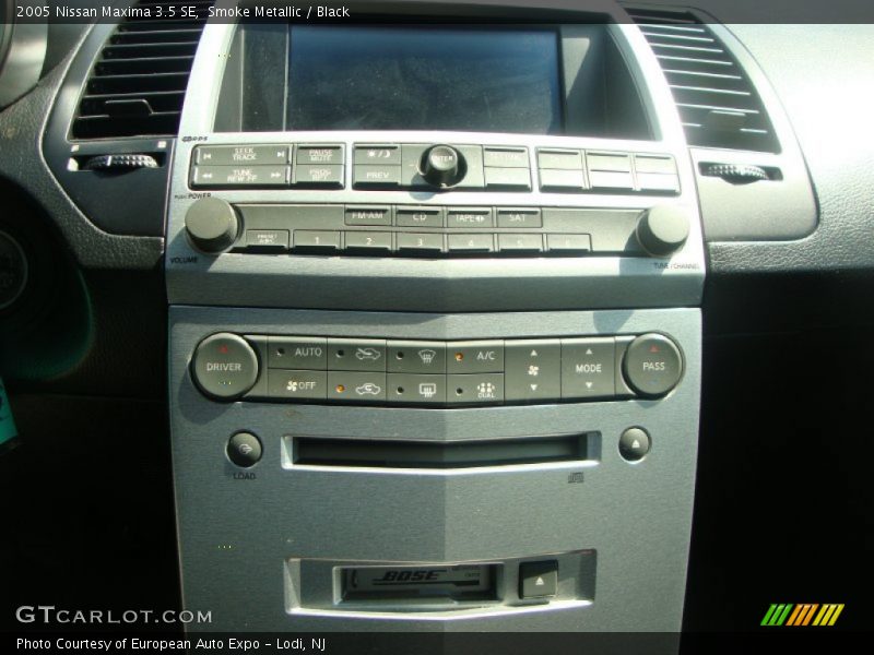 Smoke Metallic / Black 2005 Nissan Maxima 3.5 SE