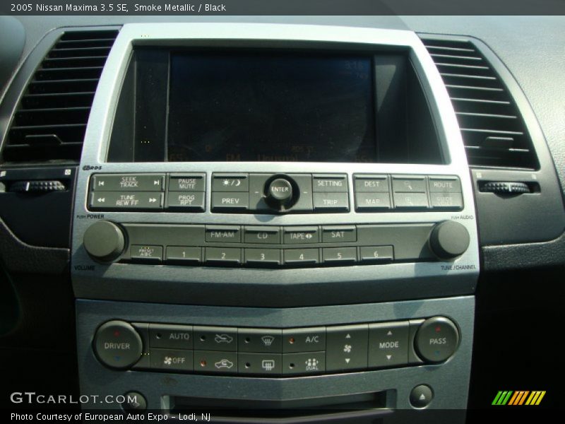 Smoke Metallic / Black 2005 Nissan Maxima 3.5 SE