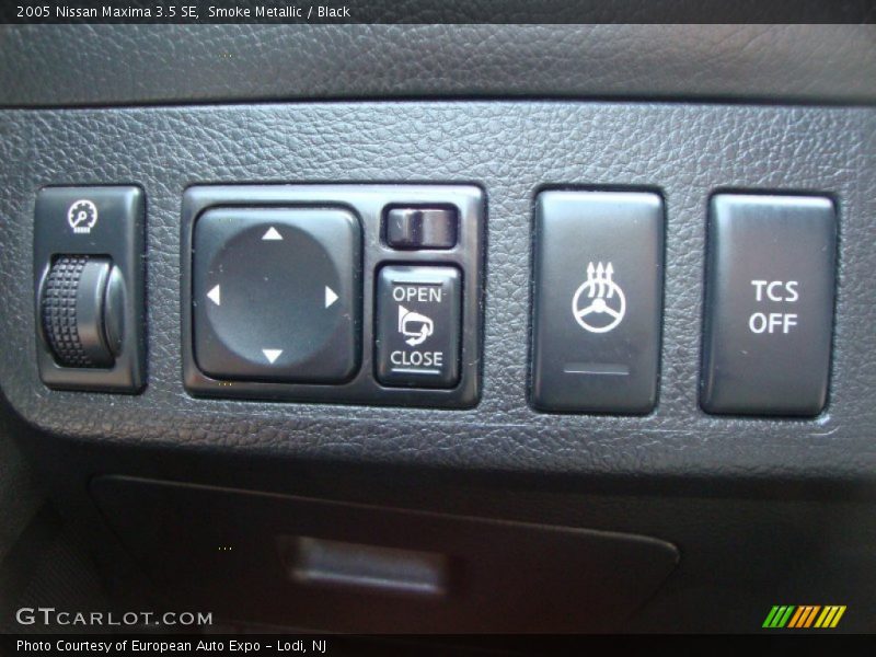 Smoke Metallic / Black 2005 Nissan Maxima 3.5 SE