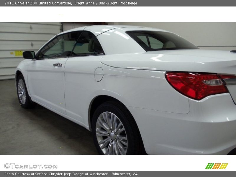 Bright White / Black/Light Frost Beige 2011 Chrysler 200 Limited Convertible