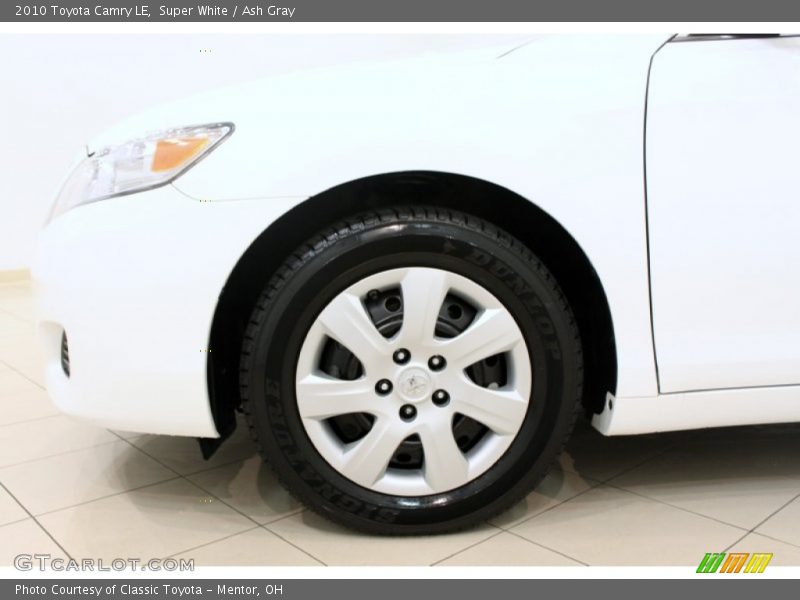 Super White / Ash Gray 2010 Toyota Camry LE
