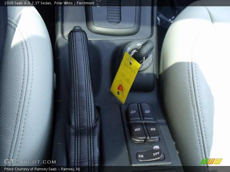 Polar White / Parchment 2008 Saab 9-5 2.3T Sedan