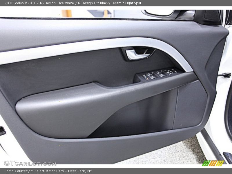 Ice White / R Design Off Black/Ceramic Light Split 2010 Volvo V70 3.2 R-Design