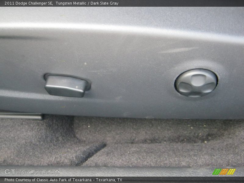 Tungsten Metallic / Dark Slate Gray 2011 Dodge Challenger SE