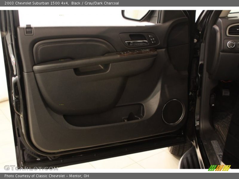 Black / Gray/Dark Charcoal 2003 Chevrolet Suburban 1500 4x4