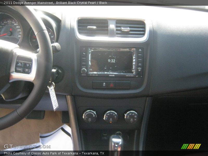 Brilliant Black Crystal Pearl / Black 2011 Dodge Avenger Mainstreet
