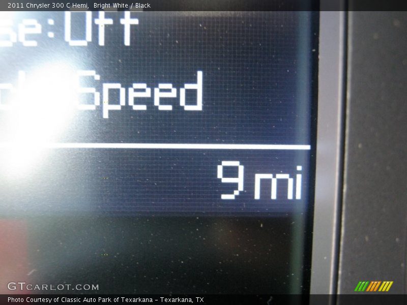 Bright White / Black 2011 Chrysler 300 C Hemi