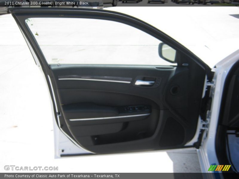 Bright White / Black 2011 Chrysler 300 C Hemi