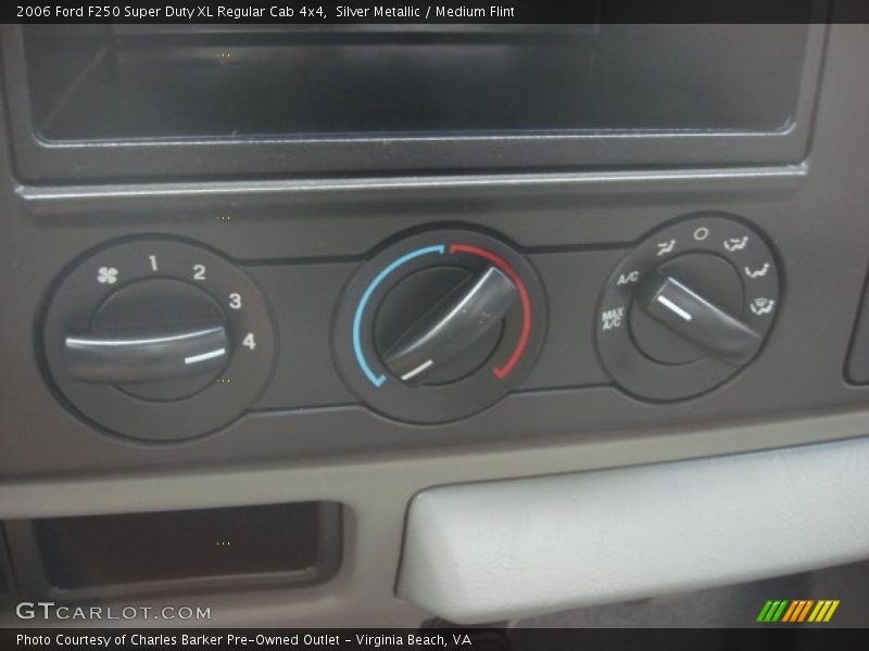 Controls of 2006 F250 Super Duty XL Regular Cab 4x4