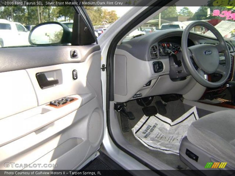 Silver Frost Metallic / Medium/Dark Flint Grey 2006 Ford Taurus SEL