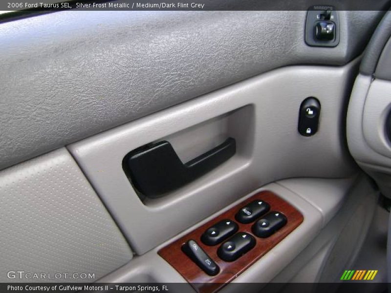 Silver Frost Metallic / Medium/Dark Flint Grey 2006 Ford Taurus SEL