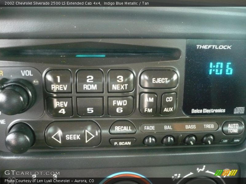 Controls of 2002 Silverado 2500 LS Extended Cab 4x4