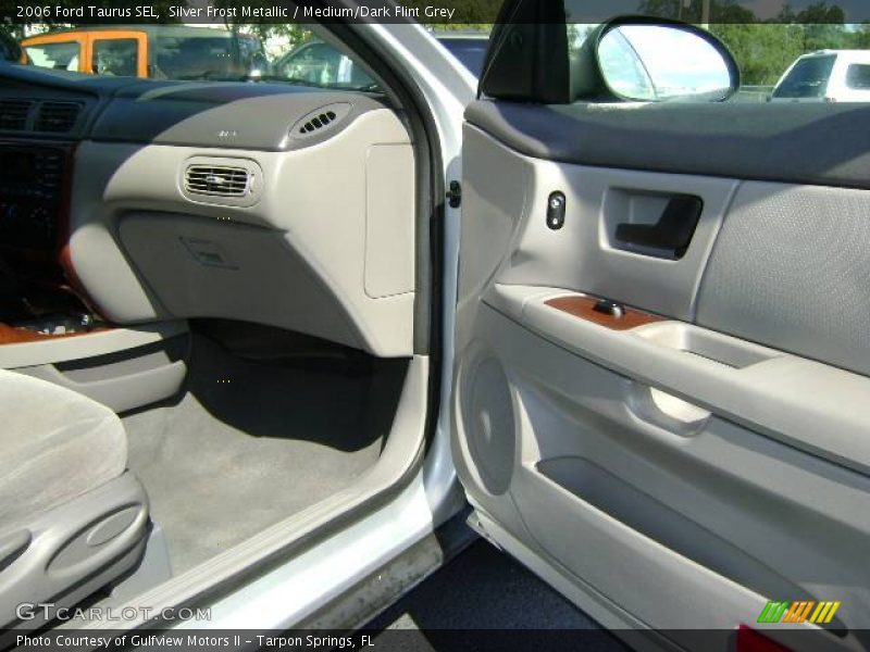 Silver Frost Metallic / Medium/Dark Flint Grey 2006 Ford Taurus SEL