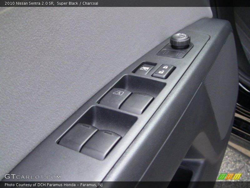 Super Black / Charcoal 2010 Nissan Sentra 2.0 SR