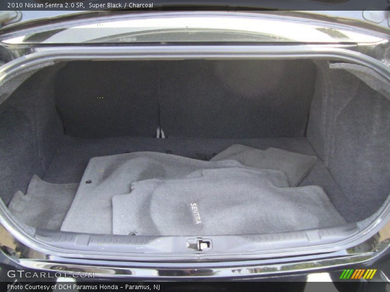 Super Black / Charcoal 2010 Nissan Sentra 2.0 SR