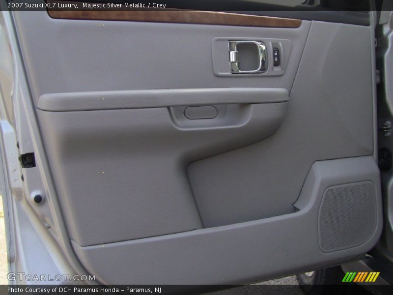 Door Panel of 2007 XL7 Luxury