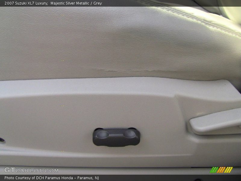 Majestic Silver Metallic / Grey 2007 Suzuki XL7 Luxury