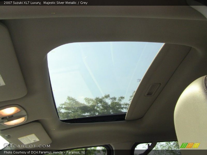 Majestic Silver Metallic / Grey 2007 Suzuki XL7 Luxury