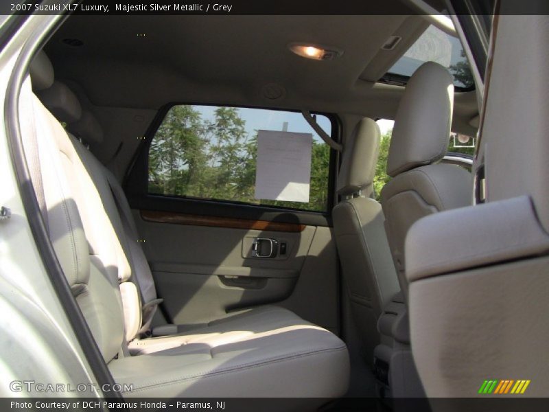 Majestic Silver Metallic / Grey 2007 Suzuki XL7 Luxury