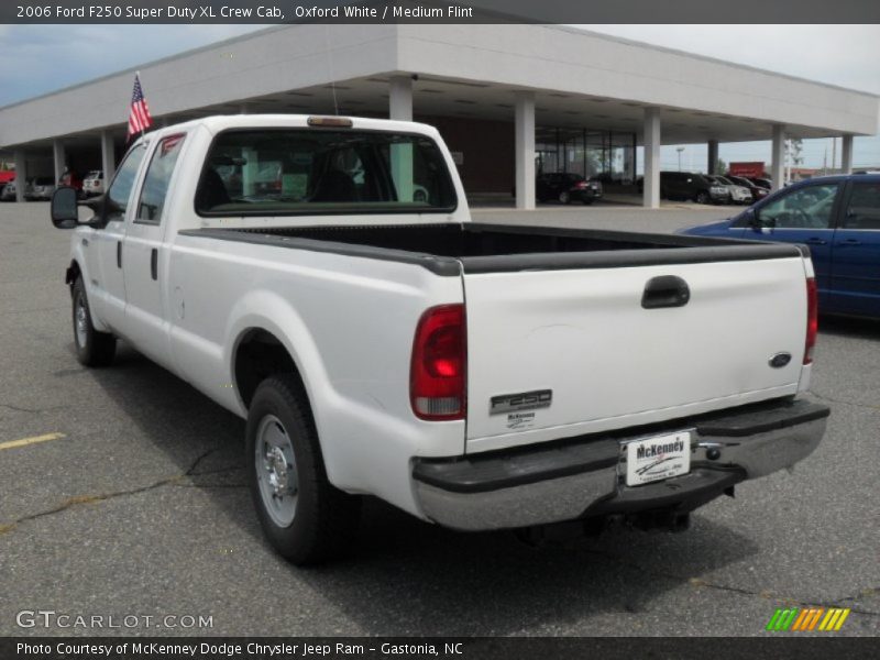 Oxford White / Medium Flint 2006 Ford F250 Super Duty XL Crew Cab