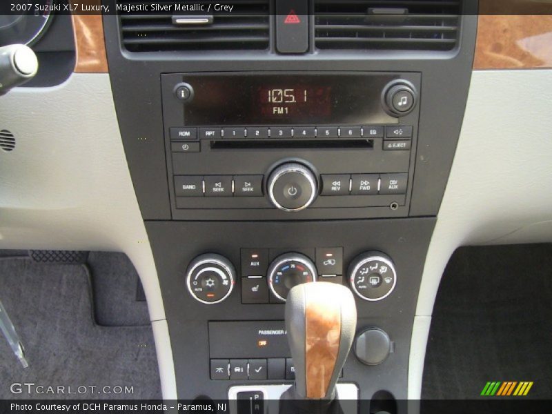 Majestic Silver Metallic / Grey 2007 Suzuki XL7 Luxury
