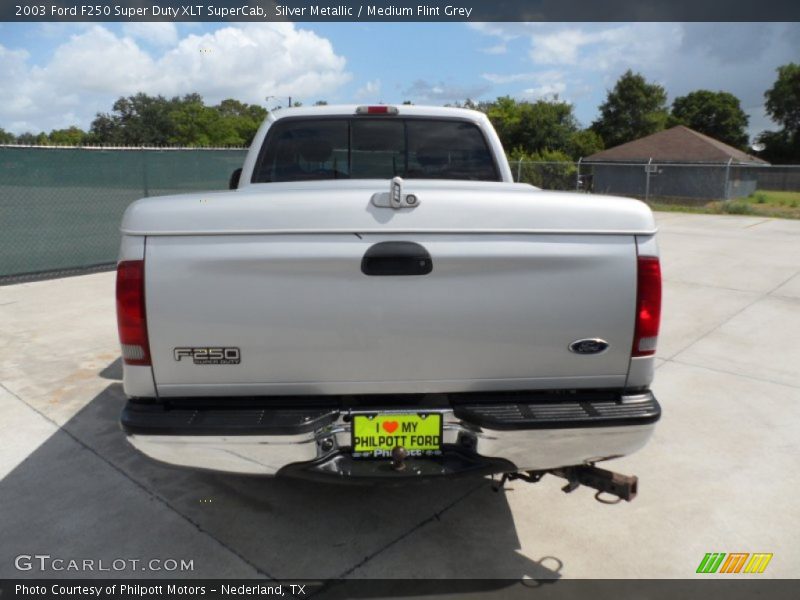 Silver Metallic / Medium Flint Grey 2003 Ford F250 Super Duty XLT SuperCab