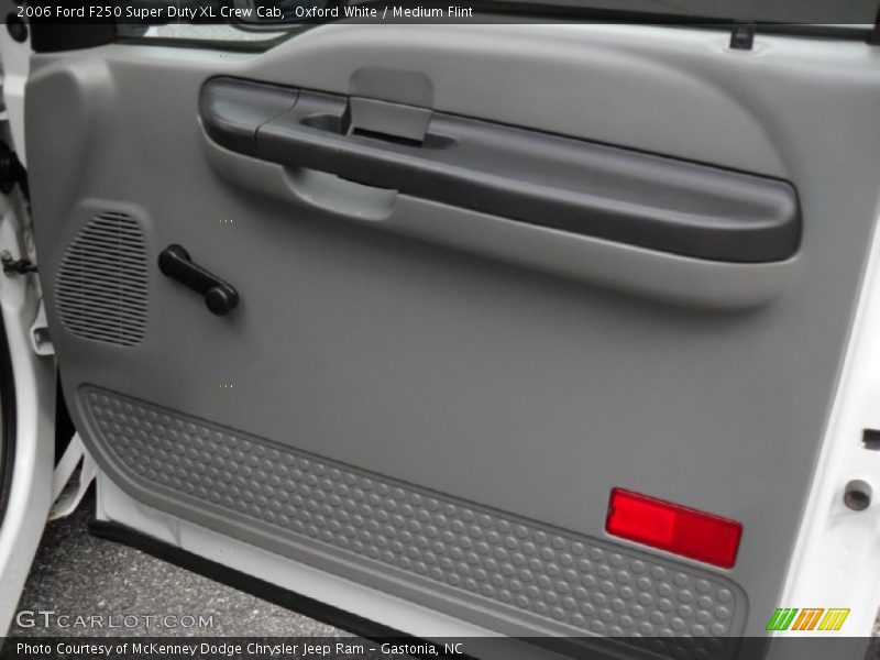 Oxford White / Medium Flint 2006 Ford F250 Super Duty XL Crew Cab