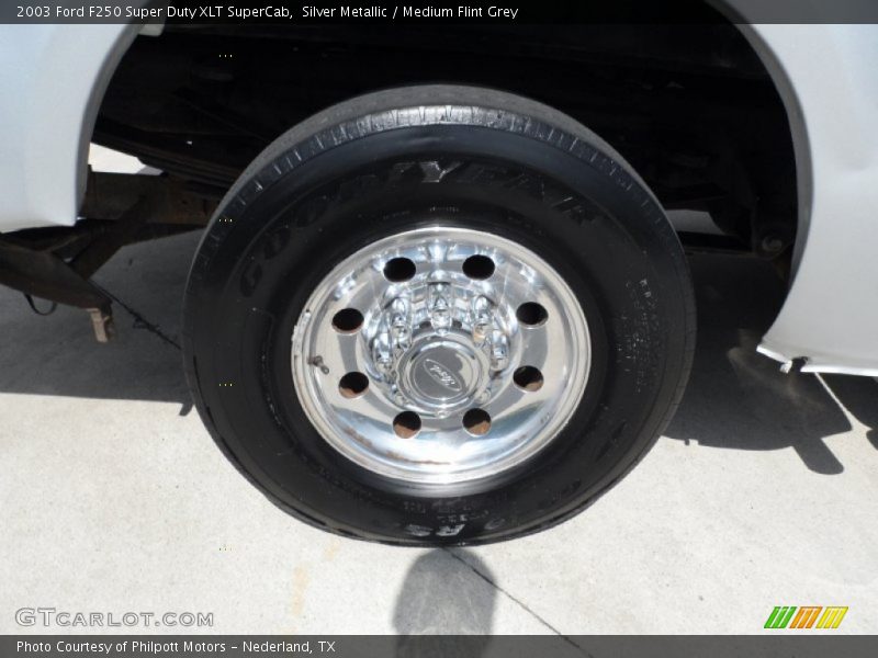 Silver Metallic / Medium Flint Grey 2003 Ford F250 Super Duty XLT SuperCab