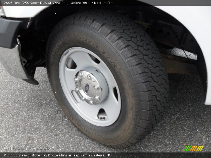Oxford White / Medium Flint 2006 Ford F250 Super Duty XL Crew Cab