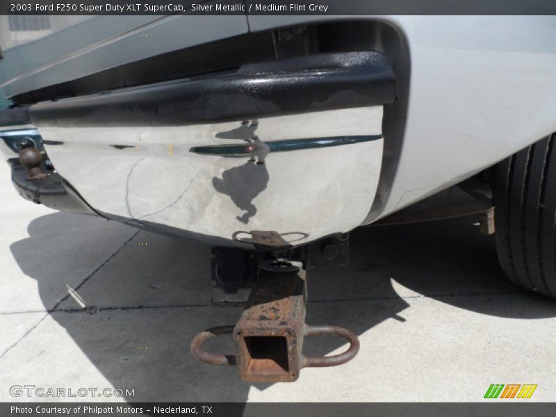Silver Metallic / Medium Flint Grey 2003 Ford F250 Super Duty XLT SuperCab