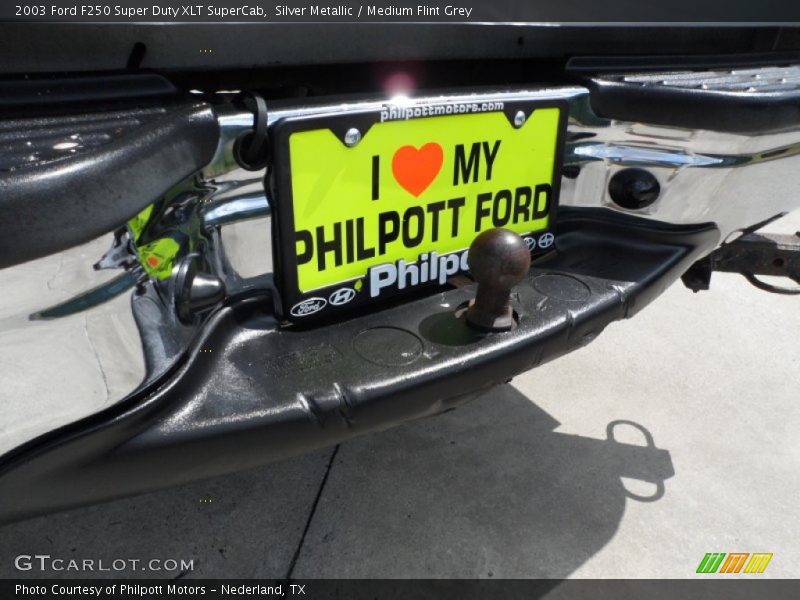 Silver Metallic / Medium Flint Grey 2003 Ford F250 Super Duty XLT SuperCab