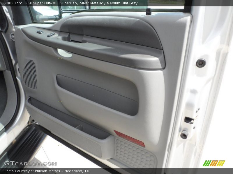 Silver Metallic / Medium Flint Grey 2003 Ford F250 Super Duty XLT SuperCab