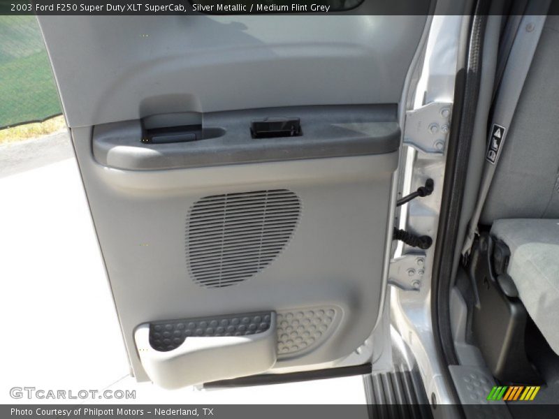 Silver Metallic / Medium Flint Grey 2003 Ford F250 Super Duty XLT SuperCab