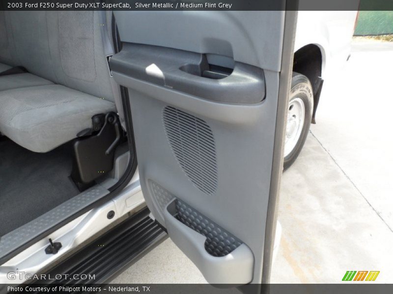 Silver Metallic / Medium Flint Grey 2003 Ford F250 Super Duty XLT SuperCab