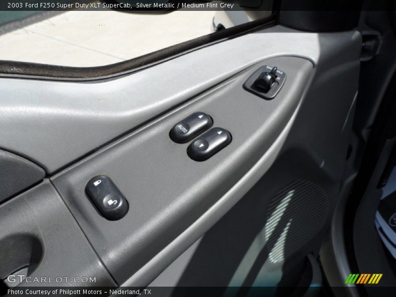 Silver Metallic / Medium Flint Grey 2003 Ford F250 Super Duty XLT SuperCab