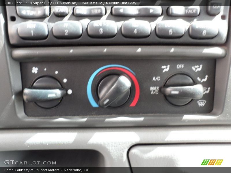 Controls of 2003 F250 Super Duty XLT SuperCab