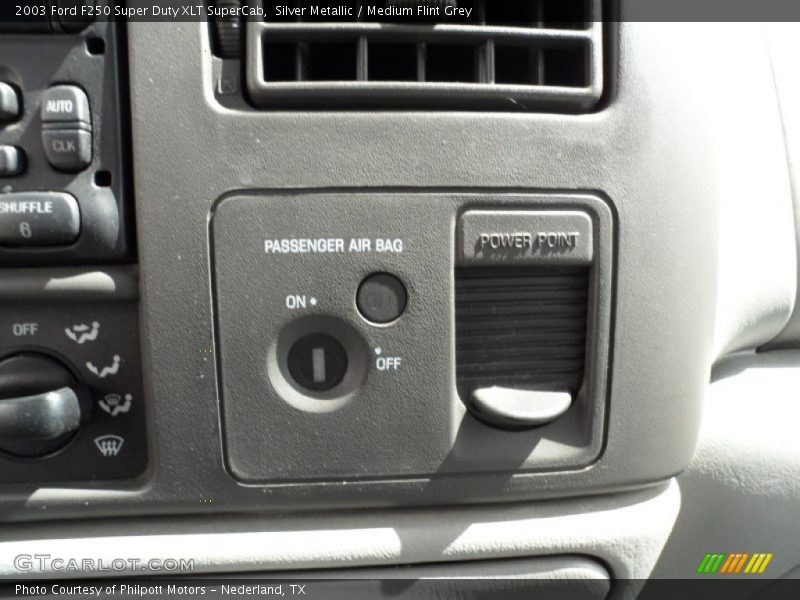 Silver Metallic / Medium Flint Grey 2003 Ford F250 Super Duty XLT SuperCab