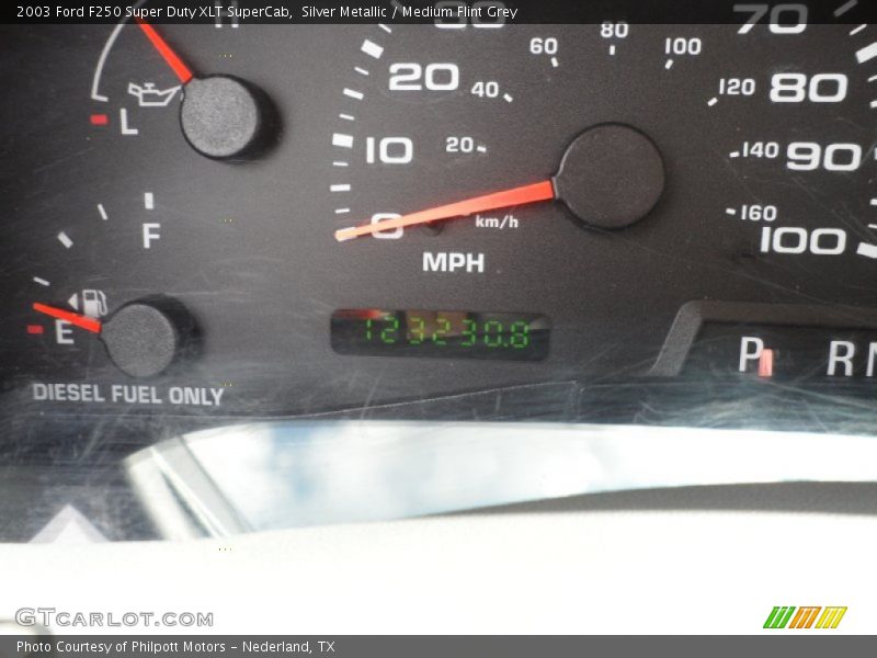 Silver Metallic / Medium Flint Grey 2003 Ford F250 Super Duty XLT SuperCab