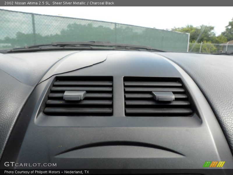 Sheer Silver Metallic / Charcoal Black 2002 Nissan Altima 2.5 SL