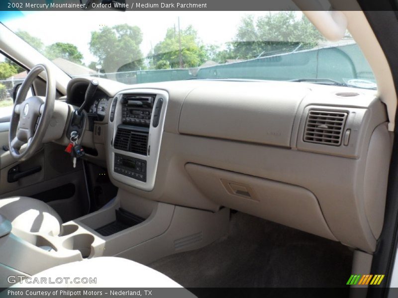 Oxford White / Medium Dark Parchment 2002 Mercury Mountaineer