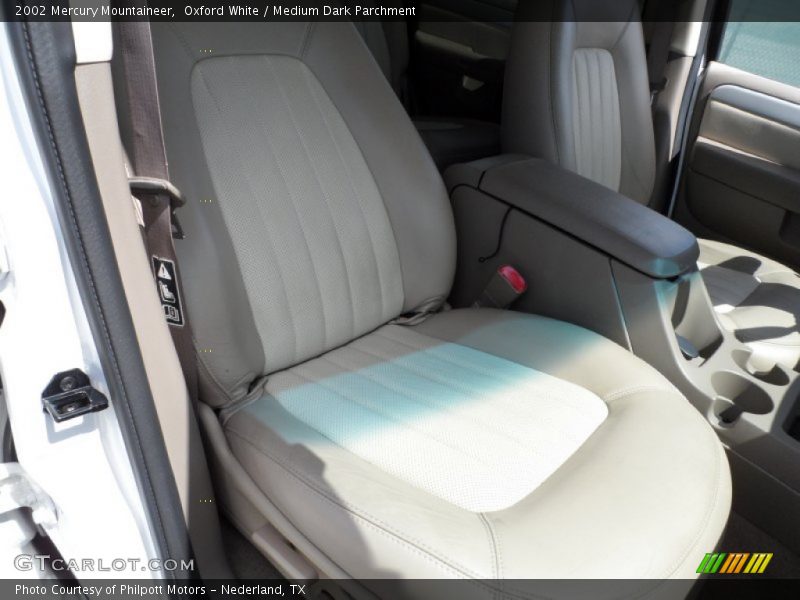 Oxford White / Medium Dark Parchment 2002 Mercury Mountaineer