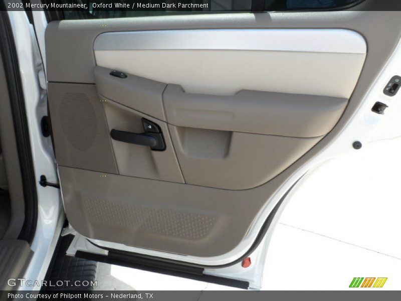 Oxford White / Medium Dark Parchment 2002 Mercury Mountaineer