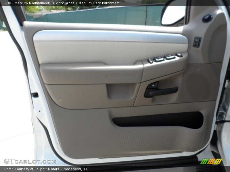 Oxford White / Medium Dark Parchment 2002 Mercury Mountaineer