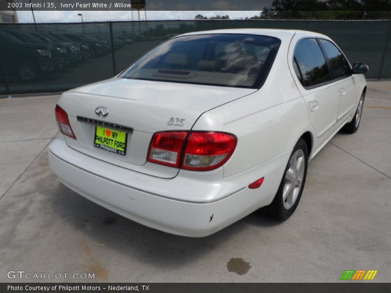 Ivory Pearl White / Willow 2003 Infiniti I 35