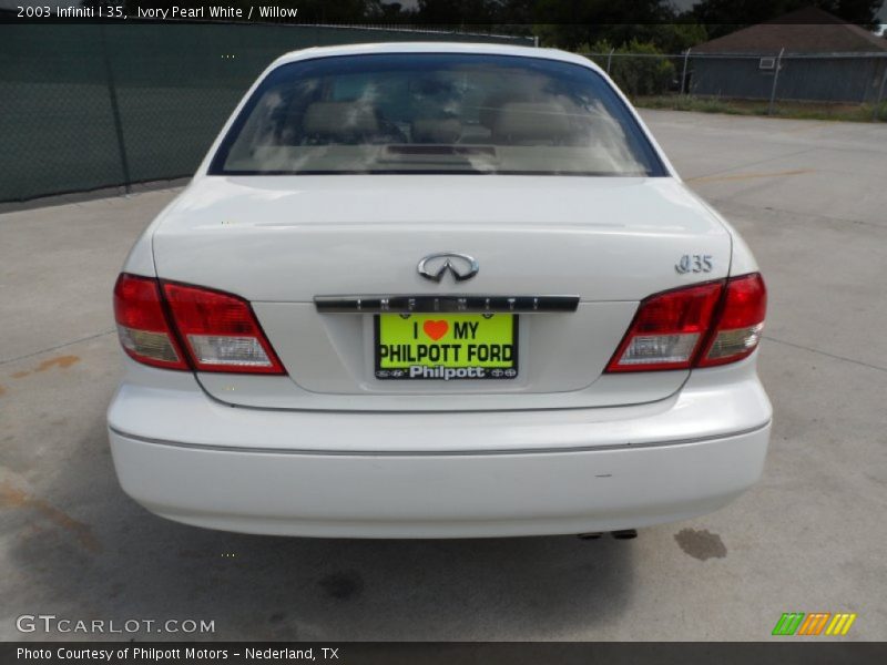 Ivory Pearl White / Willow 2003 Infiniti I 35