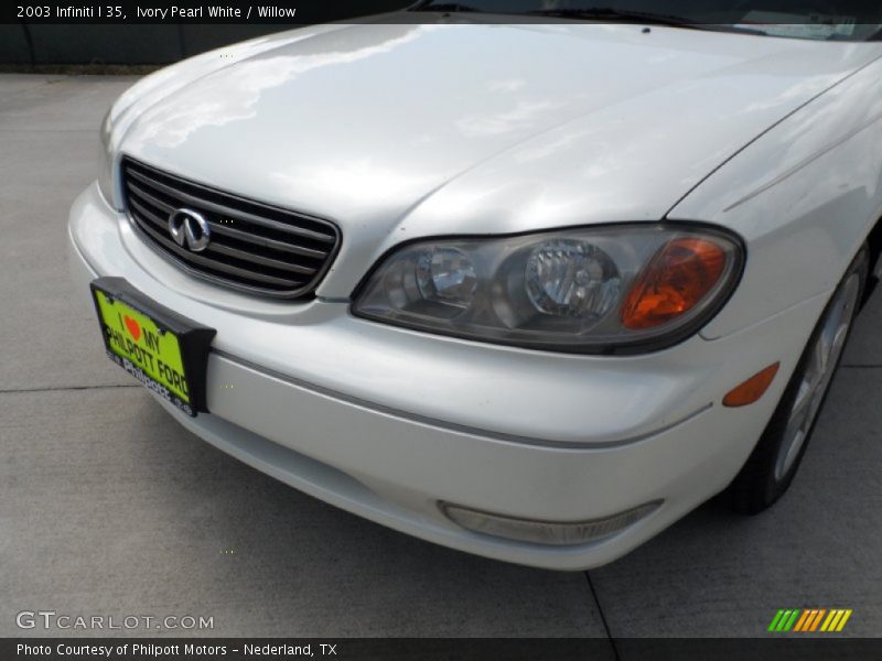 Ivory Pearl White / Willow 2003 Infiniti I 35